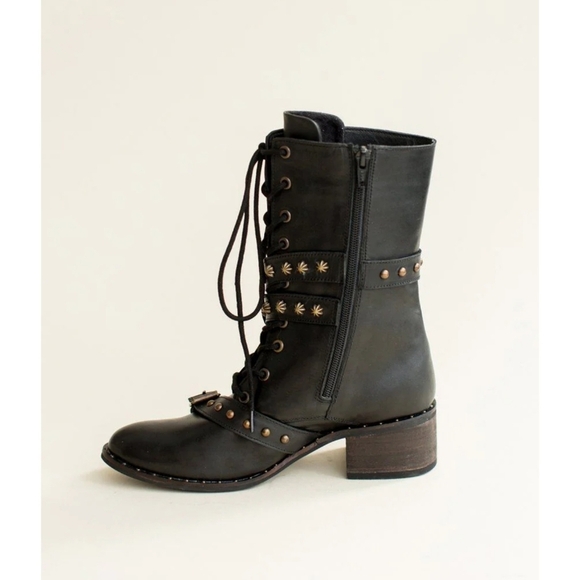 Joyfolie Rory Leather Combat/Military Boot in Distressed Black NWOT - Picture 3 of 4